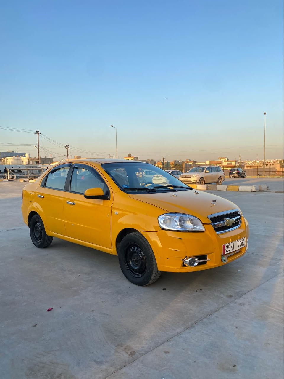 افيو موديل 2008 
يەک پارچە تیایە سەنەوی تازەیە رەقمی تازەیە 
دەفتەر بەنزینی هەیە سەیارەکە مەسرەفی نیە 
سعر45 مەجالي برايەنەی تیایە
رەقم موبایل *********** كركوك, العراق
