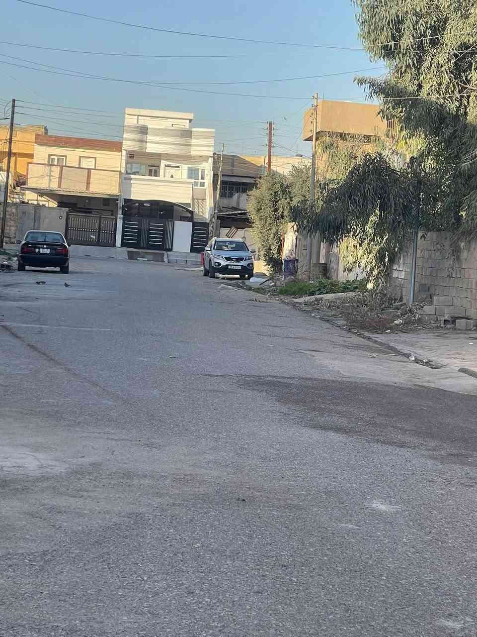 دار للبيع طابو ملك صرف بأسم شخص واحد
♦️الموقع كركوك حي الواسطي قرب دكتورة سلوى البياتي السايدين الجديد
منطقة راقية وهادئة

♦️المساحة 300 واجه 12 شارع 15 متر

طابقين 5 غرف نوم واستقبال ومطبخ وصيحات ارضي وثاني 

💵السعر 310مليون مع مجال
🔴 1- التعامل يكون مع صاحب العقار الشرعي حصراً

2- المكتب  وسيط بين الطرفين ولحفظ الأجرأات القانونية والتأكد من صحة العقار قبل تسليم اي مبلغ بأشراف قانوني

للأستفسار ✅مراجعة مكتب الاسياد للعقار 🔔

📍عنوان المكتب كركوك واحد حزيران قرب تقاطع الحصو ورمل 
                 للأتصال ***********📱

                             ***********📱

✅نستقبل جميع عروضاتكم السكنيه والتجاريه في كركوك 💯والترويج لها عبر الصفحه الخاصة بل مكتب
                  مكتب  الاسياد للعقار 
للأستثمار والتطوير العقاري 💯 معنا نحو الأفضل

https://www.facebook.com/profile.php?id=100063971986106&mibextid=ZbWKwL
