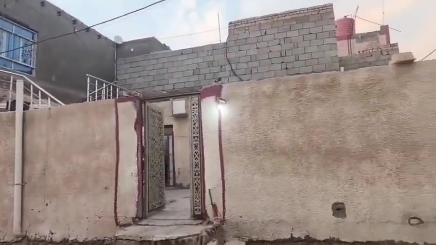بيت زراعي سند ٢٥ للبيع ٣٢٠ متر طابقين الطابق الاول ٥ غرف وصاله واستقبال ومطبخ  وصحيات ٢
الطابق الثاني بي ٢ شقق كل شقه غرفتين وصاله ومطبخ  وصحيات للاستفسار  ***********
بيت زراعي سند ٢٥ للبيع ٣٢٠ متر طابقين الطابق الاول ٥ غرف وصاله واستقبال ومطبخ  وصحيات ٢
