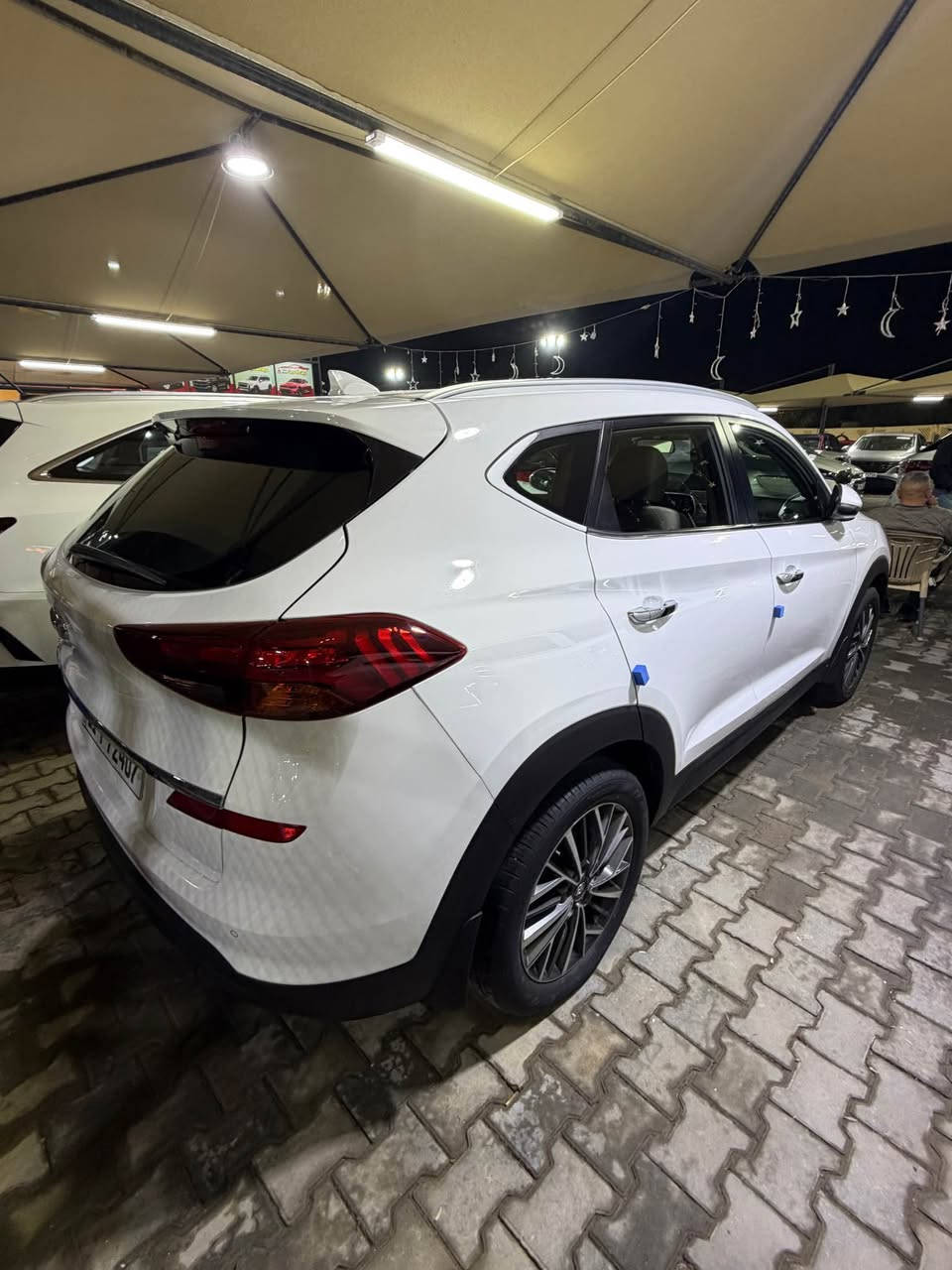 توسان خليجي الكاصد مكفوله محرك 2000 دوش فول مواصفات عده بنوراما بصمه كشنات كهربا لايت 5 عدسات زنون لد خلفي لد امامي ويل كروم مري شفط وترحيب مكفوله من صبغ وتبديل والشخوط فقط بارد قليل مقدار اقل شبر بلجنطه لباقي كفاله ماشيه 78 حقيقي مابيه اي نقص رقم بغداد بسمي مكانه كربلا السعر 213 وبيه مجال للشراي للستفسار *********** كربلاء, العراق
