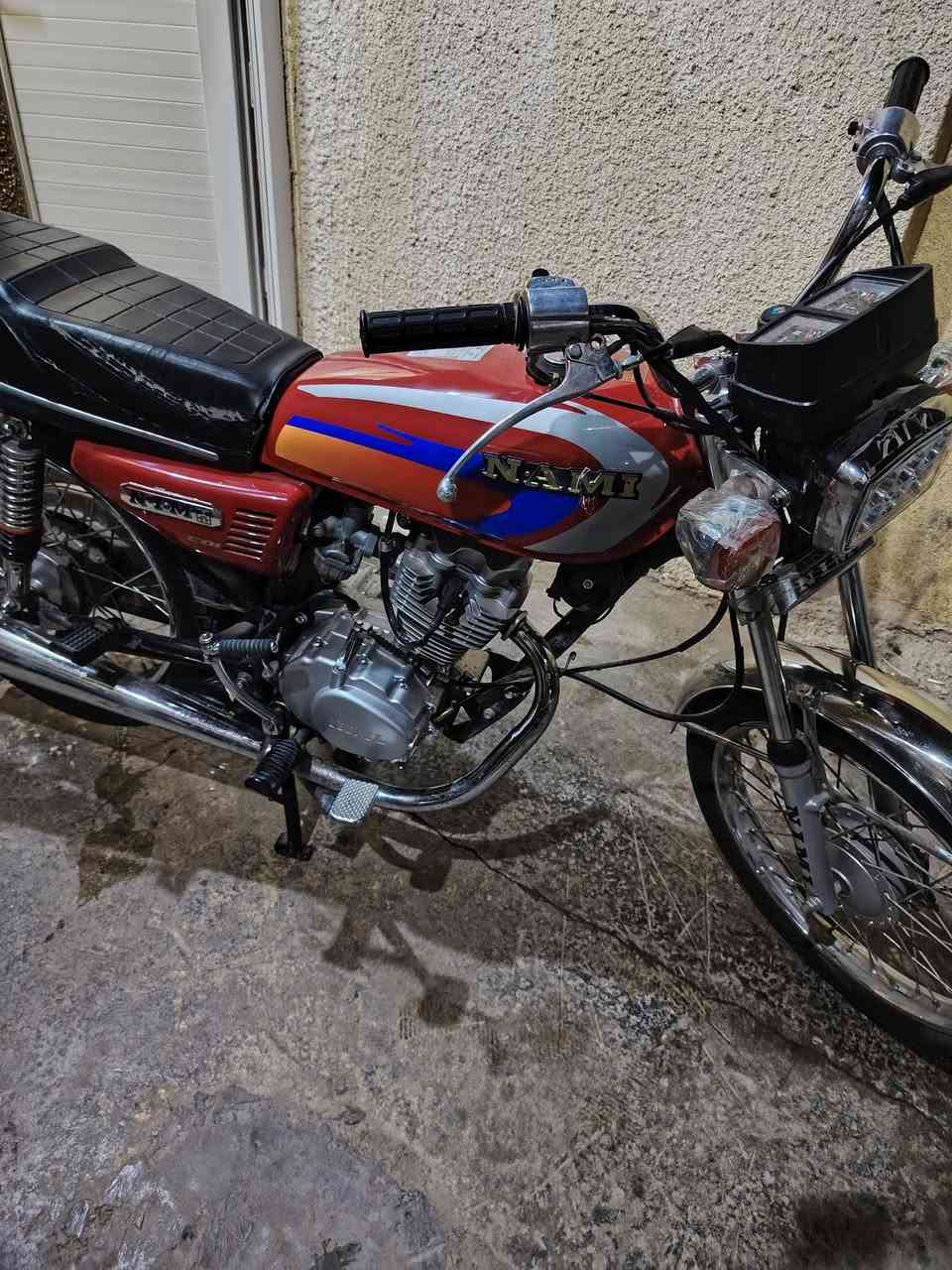 سلام عليكم دراجة البيع اربعه كير موديل 25اوراق سكنر دراجة جديد مامتعوبه جديد محرك مامفتوح بس تانكي مزروف او مخليه صمغ بس يرادله ترتيب سعره 650او بيه مجال مكاني كربله حي العسكري ***********
