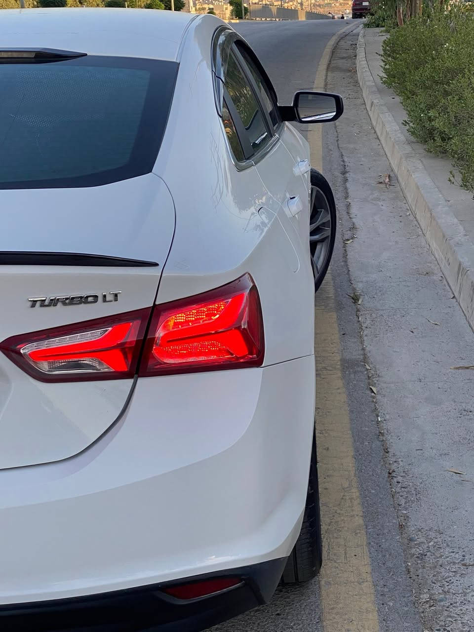 ⸻

بسم الله ما شاء الله 🌹

السلام عليكم 🖐

🚗 Chevrolet Malibu LT 2021

🔹 الموديل: 2021
🔹 الفئة: LT
🔹 الممشى: 67 ألف
🔹 رقم دهوك (مسطرة سنوية)
🔹 هزة جديدة
🔹 أنا صاحب التحويل

✅ حالة السيارة

* ماء الراديتر أصلي
* غاز التبريد على وضع الشركة
* السيارة جاهزة من جميع النواحي
* استخدام شخصي

🔥 المواصفات

✅ بصمة أبواب + جنطة

✅ تشغيل عن بُعد

✅ رادار أمامي

✅ قيادة ذاتية

✅ نظام تحديد المسار

✅ محرك 1.5 تيربو ✈️

✅ سايد بريك إلكتروني

✅ مانع انزلاق

✅ ليدات أمامية ثلجية

✅ لايت زينون

✅ بك لايت LED

✅ كشنات كهرباء + تدفئة ⚡️

✅ تبريد منفصل (مناخين) SYNC

✅ فتحات تبريد أمامية وخلفية

✅ شاشة كبيرة تدعم
📱 Android Auto & Apple CarPlay

✅ خرائط GPS 📍

✅ كامرة خلفية 📷

✅ مثبت سرعة (Cruise Control)

✅ شاشة معلومات وأعطال بالدشبورد

✅ منافذ USB / Type-C / 12V

✅ حساسات إطارات (طخم جديد)

✅ 4 دسك + ABS

✅ أرضيات كتلوكات

✅ إطفاء ذاتي عند التوقف (Start/Stop)

✅ تحكمات من المقود

✅ جميع الجامات أوتو

✅ طخم تايرات جديد

✅ ويلات كروم قياس 19 إنچ ⚠️

⚠️ الضرر

* بابين مبدلات أصليات بدون دواخل
* هلال خلفي
* خشم جاملغ فقط

💰 السعر

109 $ وبيها مجال

📍 الموقع

الموصل

📞 للتواصل

***********
