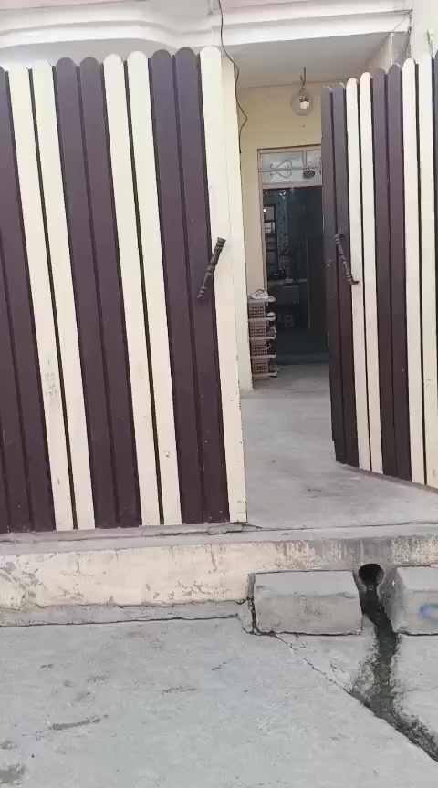 السلام عليكم دار للبيع مساحه 100 متر باص سند ملك صرف
الموقع حي الكرامه قرب مول كنان
السعر 67 وبي مجال
***********
***********
