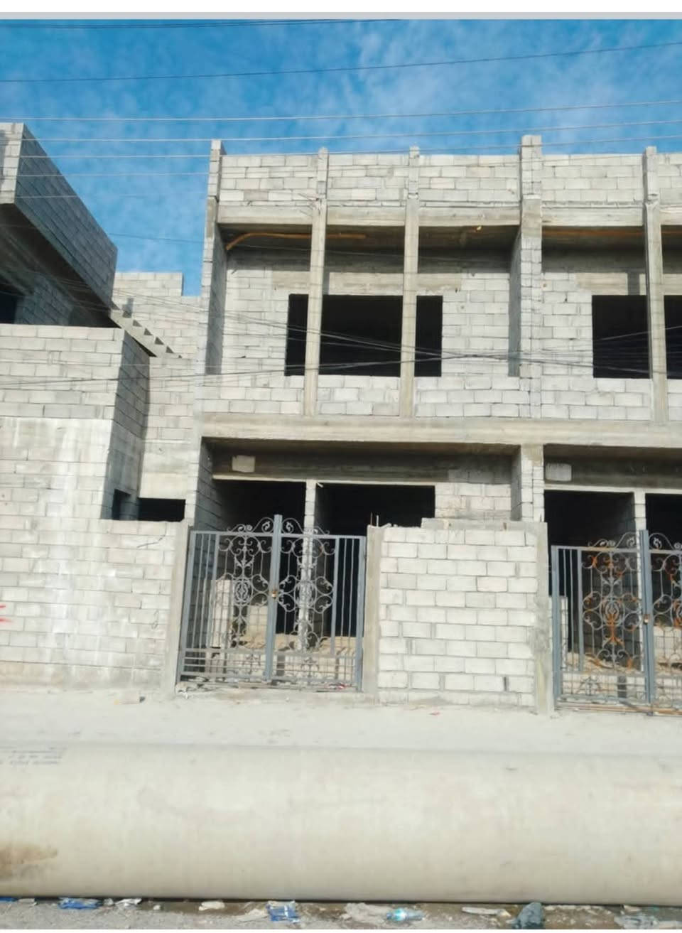 هياكل تؤام طابق ونص للبيع حي الانتصار شارع 60 من جهة الميثاق قريب على مستوصف الميثاق مساحه كل هيكل 65 متر الطابق الاول يتكون من غرفه و واستقبال  ومطبخ ومشتملات الطابق الثاني يتكون من غرفه وهول ومشتملات سند ملك صرف طابو الزهور شرط التحويل تبليط وخدمات كامله
سعر الهيكَل الواحد 42  وبي مجال ✅✅✅ للاستفسار الاتصال على الارقام التاليه *********** ✅ ✅✅  *********** واتساب ✅✅✅
