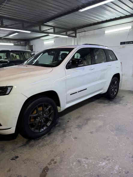 تحيه,جيب 2019 خليجية s
ماشيه 75, ألف 
المواصفات 
نقطة عمياء 
دفع رباعي 4x4 
المقاعد الأمامية كهربائية 
ذاكرة لحفظ وضعيات الجلوس 
المقاعد الأمامية تدفئة 
مقود السائق كهربائي 
تدفئة ستيرن 
سقف بانوراما 
شاشه كبيرة 
نظام خاص للطرق الوعرة 
مصابيح امامية زنون 
المصابيح الأمامية مع LED لايت 
كشافات ضباب بروجكتر زنون 
تشغيل عن بعد 
صندوق كهربائي 
حساسات أمامية 
حساسات خلفية 
كاميرا خلفية 
بخاخ ماء لتنظيف المصابيح الامامية 
مرايا بخاصية التعتيم الذاتي 
مرايا جانبية قابلة للطي 
بلوتوث تلفون 
محدد سرعة 
نظام تشغيل واطفاء اوتماتيكي للمحرك للتوفير من صرف الوقود . ( Auto Start System ) 
نظام بريك اوتماتيكي ( Auto Break System )

رقم بغداد الدولي بسمي  هزة 2025 
السعر 315 ورقه بيها مجال 
أي استفسار 
*********** احمد 
مكان بغداد البياع
