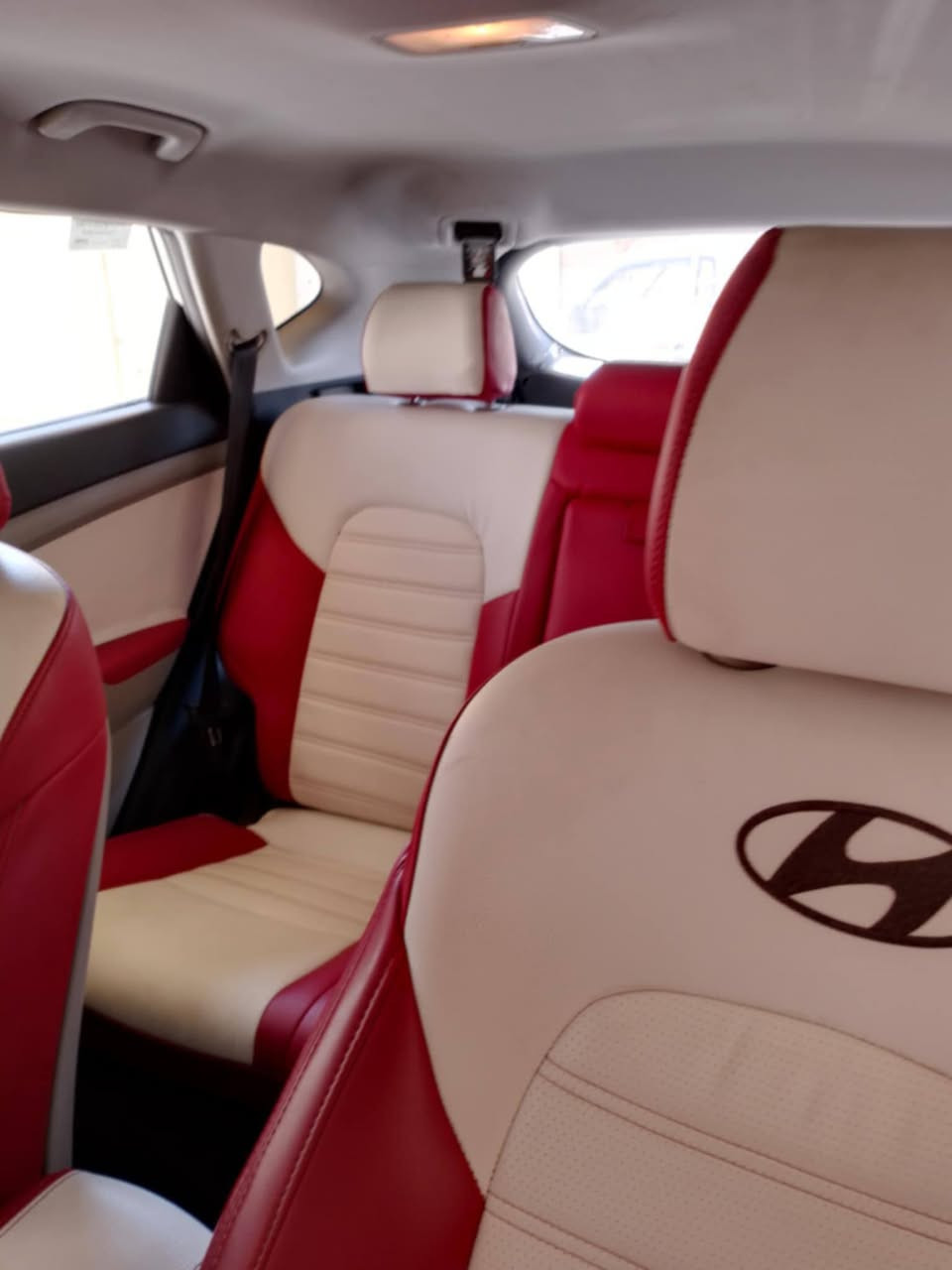 توسان موديل ٢٠١٨
وارد أمريكي
محرك ٢٠٠٠جي دي اي
كش كهربائي جلد
شاشة اصليه حساس
السعر ١٥٢
***********
