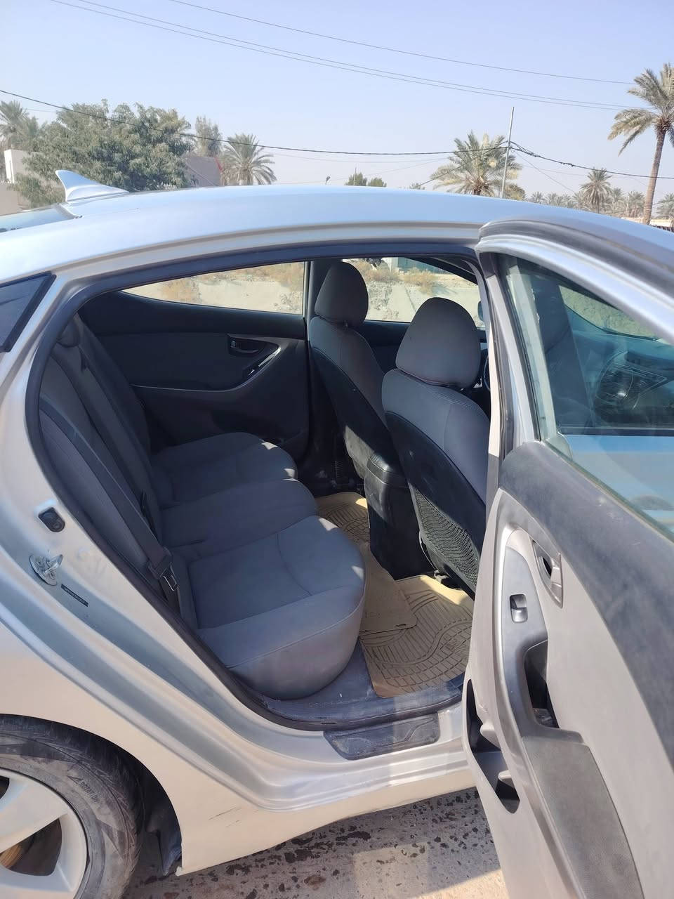 اسلام وعليكم النتره موديل 14 سنويه لل 30 رقم اربيل انكليزي امتومه سياره جديده او حلوه او احله من الصوره مال جناي سياره ما تصرف عليه ولا ربع خير من الله مكان نجف الشراي يتصل ***********
