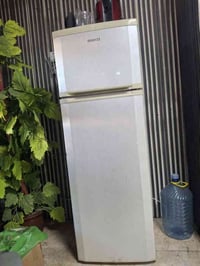 ثلاجة ١٤ قدم • نظيفة • تكريت