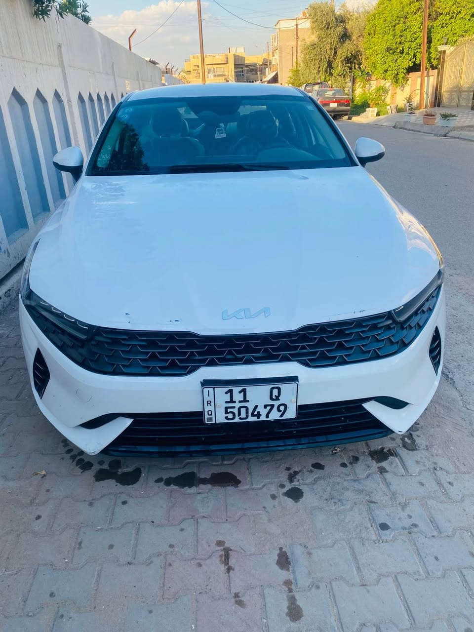 سلام عليكم كي 5 موديل 23 محرك 1600 تيربو ماشيه 33 حادث دعاميه اماميه فقط عنوان بغداد العامريه سعر 170 
الاستفسار ***********
