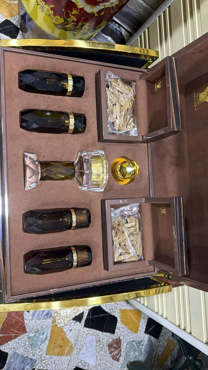 العربية للعود مايحتاج اسولف عنها ابحثو وشوفو شنو شي من الخيال قطعه وحده باقية فقط سعرها خاص او اتصال *********** واسعارها 16 ورقة يممي سعرها بلاش هلا بيكم
