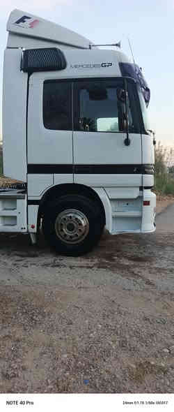 السلام عليكم للبيع اكتروس موديل ٢٠٠٠مكينة 8 دبل تيربو كير 240 رتايدر 5 طكات  رقم انبار تحويل مباشر مربوطة جوانب متحركة المكان بغداد بسماية مشروع الوحدة السعر 230 وبيهة مجال للاستفسار ***********
