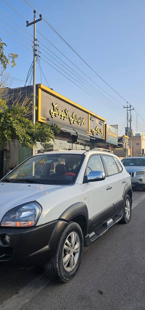 السلام عليكم
توسان  موديل 2009 خليجي سيارة نضيفه بيها قطعتين صبغ بنيد وجاملغ بدون دواخل السعر 112 ورقه  وتحويل مباشر وبيها مجال بسيط مكان السيارة فلوجة 
للاستفسار : ***********
