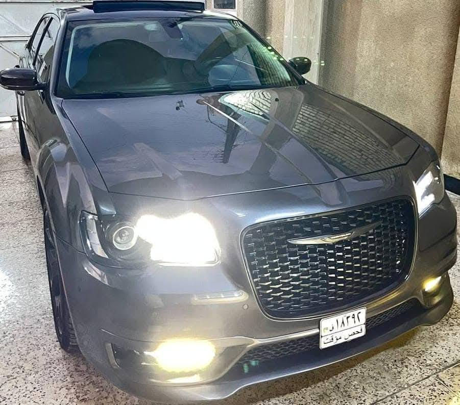 للبيع | Chrysler 300 Touring L – 2022
وارد أمريكي 
رقمها بغداد بأسمي تحويل فوري أن شاء الله 

✨ أبرز المواصفات:

محرك V6 سعة 3.6 لتر – اقتصادي وقوي (292 حصان)

ناقل أوتوماتيكي 8 سرعات – دفع خلفي

مقاعد جلد كهربائية ودافئة 

شاشة لمس، بلوتوث، USB، تكامل مع الهواتف الذكية

أنظمة أمان متطورة: تنبيه النقطة العمياء، حساسات أمامية وخلفية، مثبت سرعة تكيفي

إطارات رياضية قياس 20 إنش – تصميم فاخر وجذاب

مساحة داخلية واسعة وصندوق أمتعة كبير
السعر 285 ورقه
للاستفسار متوفر واتس اب ***********
