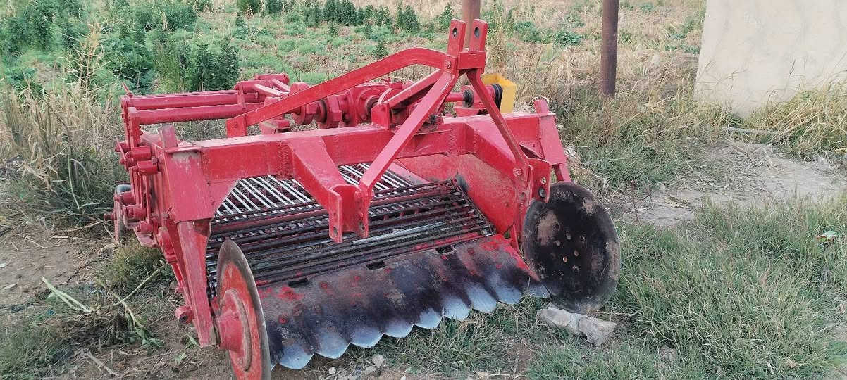 سلام عليكم ورحمة الله وبركاته قالعت بتيته تركيه نضيفها  البيع الاستفسار على الرقم***********
