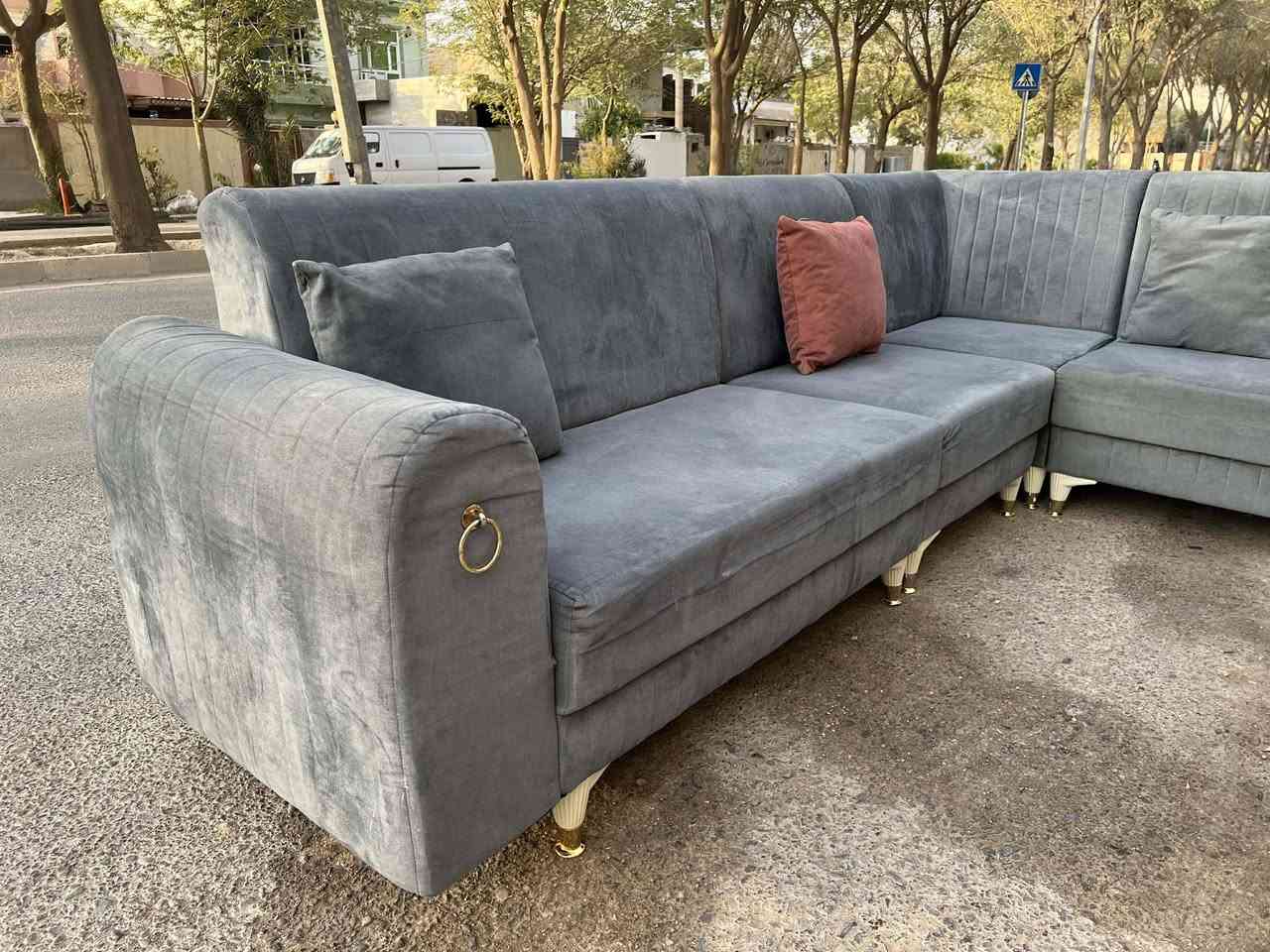 فرۆشتی خیرا
ئە م تاقمە ئیڵە بۆ فرۆشتن
10نە فەرییە دە سکرده 
فوڵ خوسوسیە واتە بازاری نیە
نرخی تە نها 165هە زار
ژ.م***********
شوین.کە لار شە هیدان سە رجادە ی ئاوارەکان
