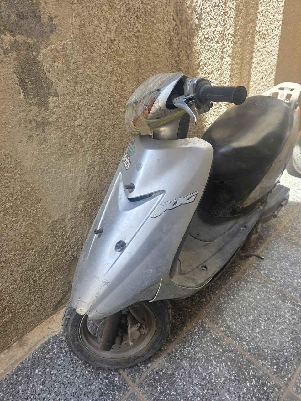 دراجه 60  للبيع شغاله هندر  وتمشي  بس ابيع فحم لان بيها ملاحضات   السعر 125 للف 
العنوان بغداد الحرية قرب هايبر ماركت التعاون 
***********
متوفر واتساب
