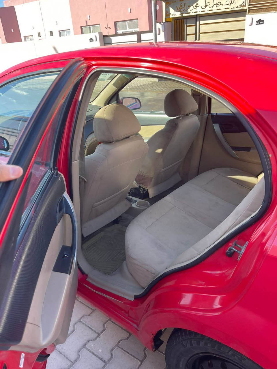 خليجي 
رقم بابل سنويه 27 راعيه يريد مداور
دواخل لونين 
مكينه مسكر 
تبريد شغال 
اوتو ماتيك
حداديه 80‎%‎
سياره بيه شبرين ضبغ بالبنيد وباب السايق فقط 
مكان نجف 
السعر 58 بيه مجال
*********** النجف, العراق
