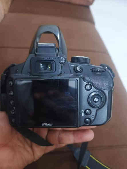 سلام عليكم
كامره نيكون 3200 للبيع 
ملحقاتها 
 عدسه 18-55 
شاحنه 
بطاريه
حزام كتف
جنطه
نضافه ١٠٠ ٪
السعر 225 الف وبيها مجال بسيط
العنوان  المقداديه للتواصل خاص او الاتصال  ***********
