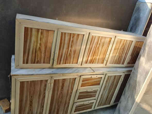 كاونتر مستخدم 3 قطع الطول 2 متر. معه مرمرة. طول مترين. العنوان. البصرة ابو الخصيب. بسعر مناسب   ***********
