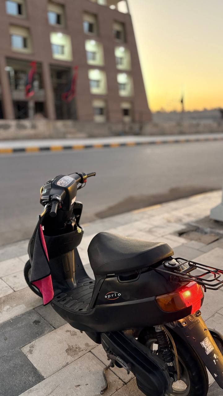 السلام عليكم
دراجه بتره فحل ما مفتوح بيه برغي دراجه طالعه من الحاويه قبل 3 اشهر دراجه نضيفه ما مبدل بيه اي شي فقط السلف تجاري رايده ب،650 وبيه مجال قليل  مكاني ناصريه الشموخ للتواصل 
***********
