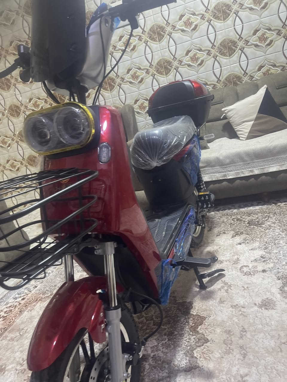 دراجه شحن ام أعيون
دراجه جيدده نضيفه عايزه بس بطاريات 
سرعته 55سرعه حقيقيه 77v
سعره 500وبيه مجال 
سبب عطل البطاريات تركته وصار عدي سفر وكعدن
لاستفسار خاص


**إذا كنت صاحب هذا الإعلان وتريد حذفه لأي سبب، رجاءا أرسل رسالة إلى الدعم الفني**