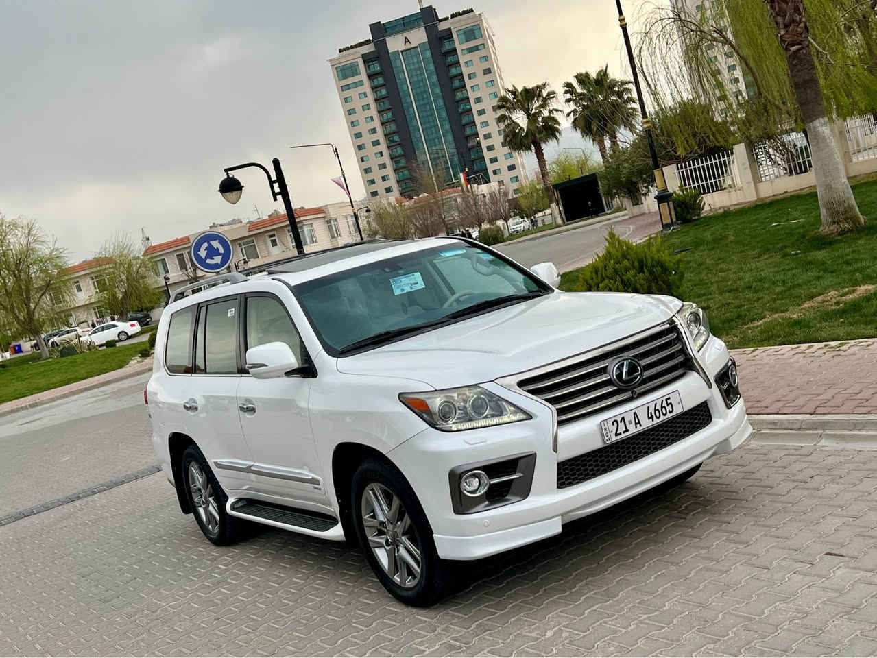 السلام عليكم 
للبيع لكزز 5700 خليجي بريمي اصل رقم سليمانية باسمي 
موديل :- 2014
رقم 📱:- ***********
مكانها 🗺️:- سليمانية
سعرها 💵 :- 428 ورقة قفل 
مواصفات
مكينه :- 8 سلندر 5700 ما مفتوحه
ماشية :- 130 الف  

🧿مواصفات 

خمس بصمات 🔹جنطه كهرباء 🔹ثلاث مقاعدكهرباء🔹كشنات تدفئه تبريد🔹تبريد الخلفي لمس🔹كاميرات عدد4🔹فتحه🔹بالسقف DVD🔹مع الكانترول🔹رادار🔹ويل20🔹ليت زنون🔹كشنات جلد كريمي🔹كشن السايق خزن🔹داخل صاج🔹ستيرن كهرباء🔹اشعار ترحيب🔹جكات🔹نظام سبورت🔹ثلاجه🔹باب شفط🔹حداديه خلفيه اماميه جديده السليمانية, العراق
