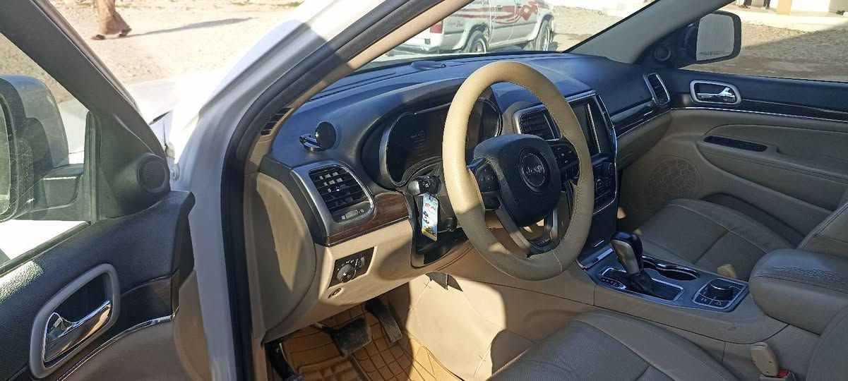 جيب لاريدو 2018 لمتد للبيع
فول 1/1

سلايت

كير ومحرك شرط 

السياره نظيفه حيل 

الرقم والسنويه جديده 

طخم تواير جديد 

من يرغب بشراء يتصل على رقم التالي 

***********

البيع نقدا أو فقد
