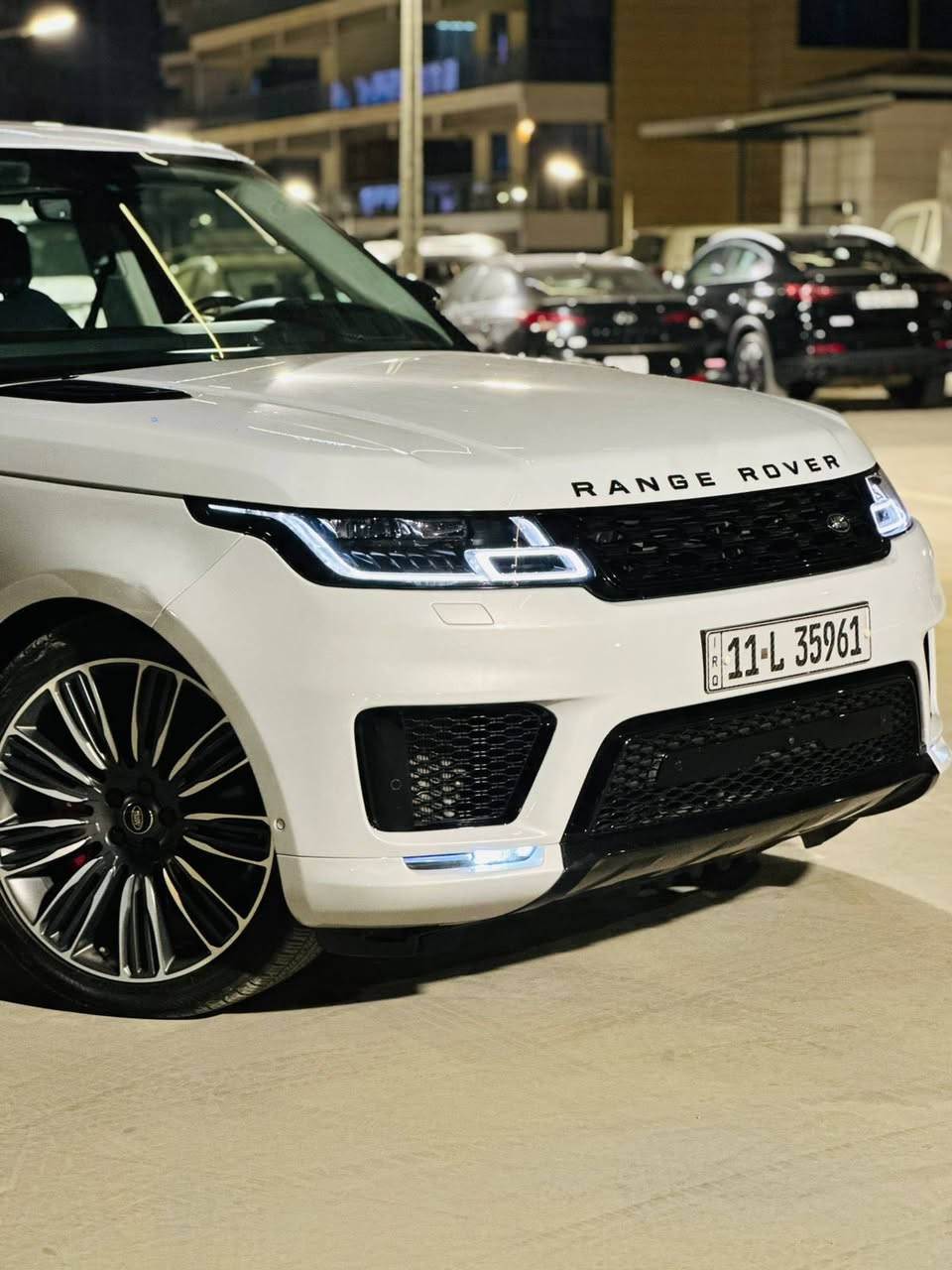 السلام عليكم
رانج روفر سبورت اوتو 8 سلندر سوبر p525
ماشيه.  كيلو 40,000               2020 
تدفئه وتبريد مقاعد
مساج مقاعد 
داتا شو 
جكات 
دوس كهرباء 
السيارة فول مواصفات للاخير 

حادثها فقط دعاميه     

***********
