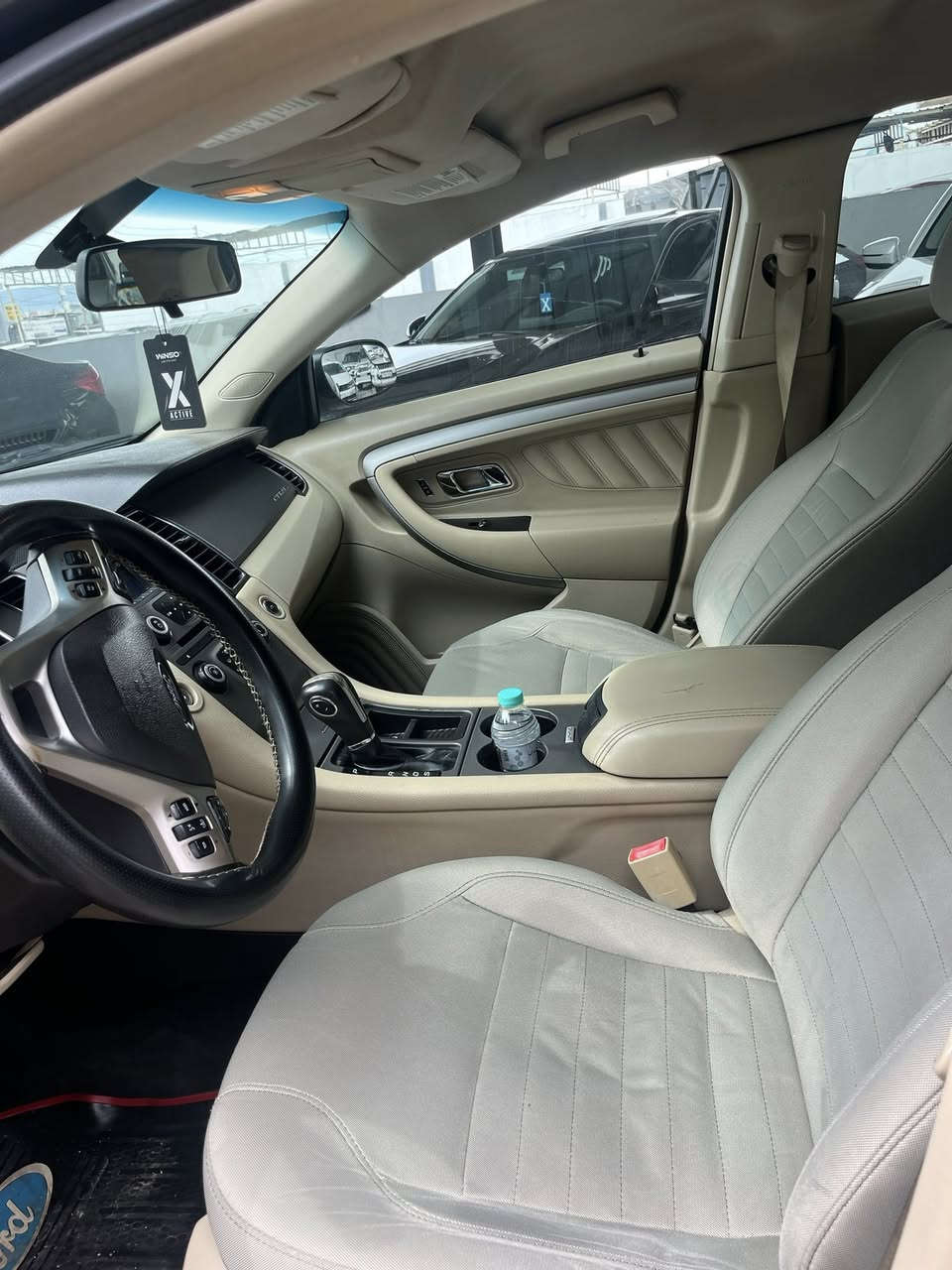 السلام عليكم فورد تورس موديل 16 بدون صبغ كير مكينه حداديه بشرط ماشيه 110
السياره بيه حالوب شي قليل حادث مال امريكه تاير مكان السياره سليمانيه بسمي السياره تحويل وكال حاضر ماكو  السعر 118
***********
***********
