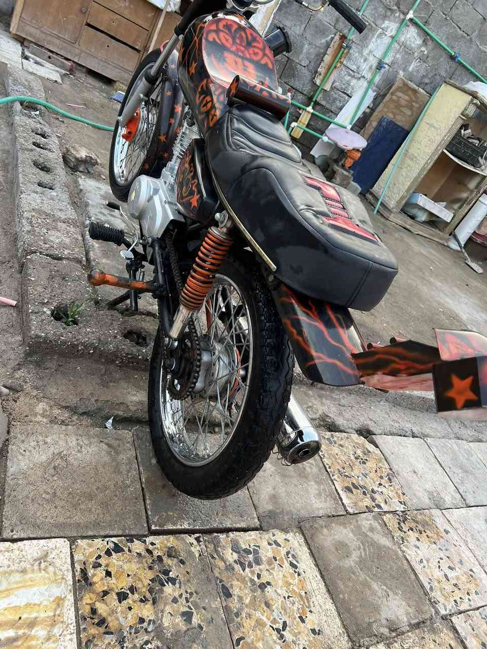 السلام عليكم دراجه ادوات تعميره كدامكم المحرك جديد صارله ٣ اشهر مبدل بيها بطاله بس الدراجه محتاج واريد ابيعها رايدها ب 800 وبيها مجال للشراي مو للي يعامل وما نختلف عل سعر ***********
