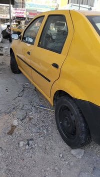 رينو موديل 9 سياره جاهز مكينه وكير صدر كله جديد سياره رقم نكليزي معمره...