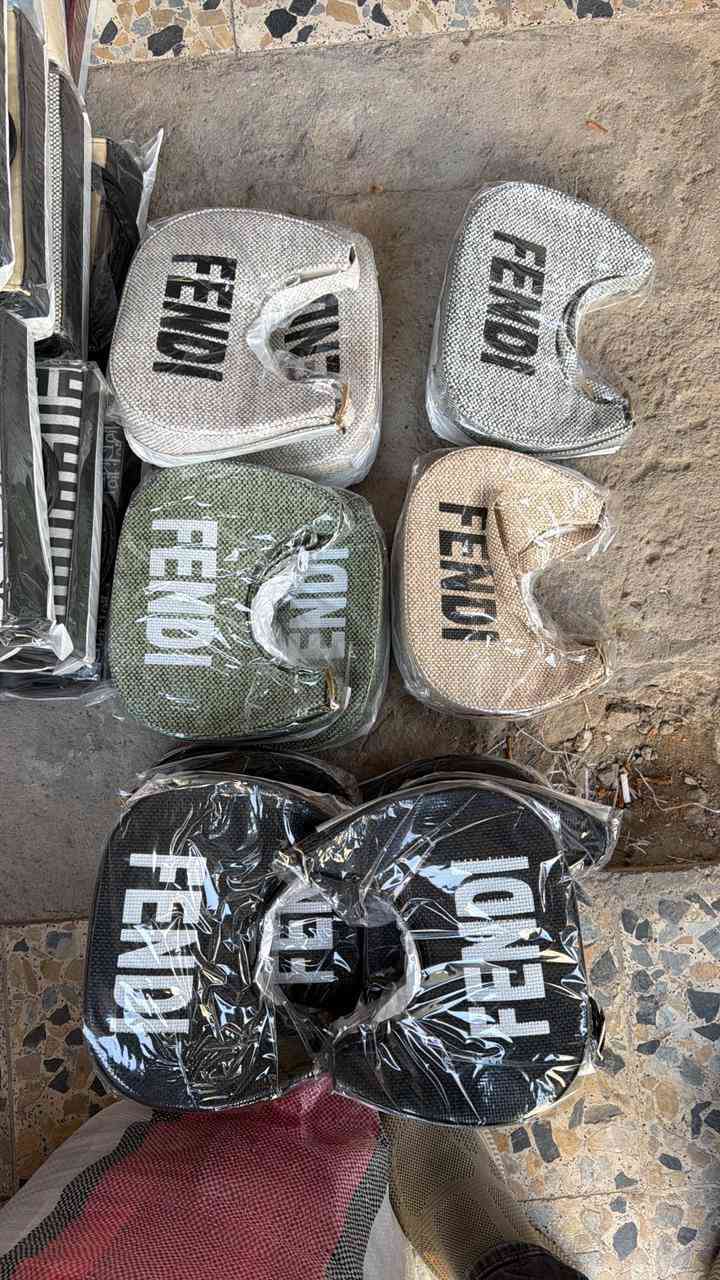 ٥٠ قطعه مشكل ب١٥٠  ألف للاستفسار الاتصال على الرقم *********** وتوصيل مجاني
