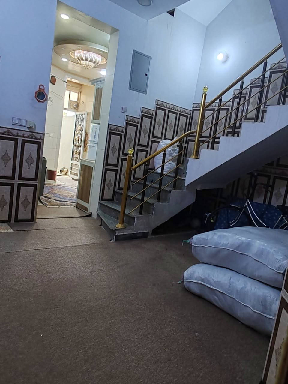 بيت رهن 100 متر طابقين  3 غرف وصاله ومطبخ واستقبال وصحيات 
قرب شارع جامعة الكفيل البيت كلش نضيف وموقع على ساحة الرهن ب 30 مليون
***********
***********
