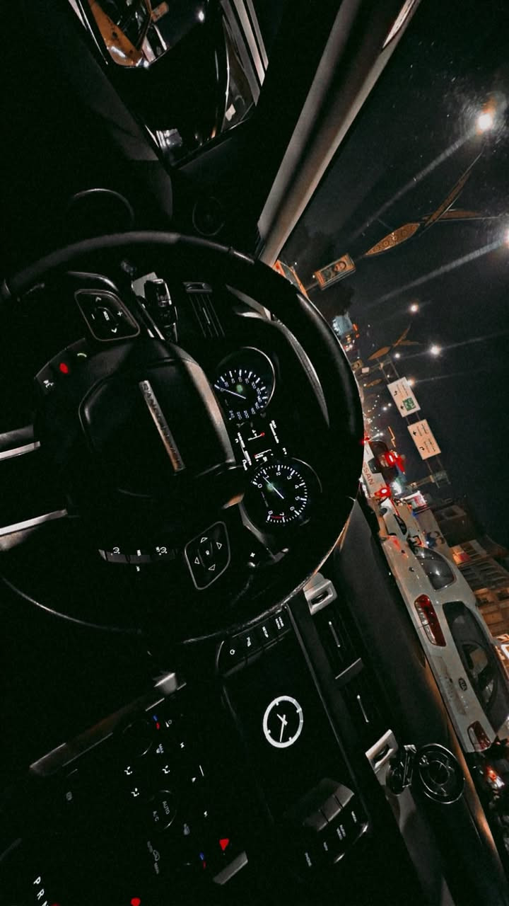 رانج روفر إيفوك 2015 – خليجي وكالة سردار
• المحرك: 2500 توربو
 • الممشى: 80 km 
 • الوارد: خليجي – وكالة سردار
 • الحالة: ممتازة : بدون صبغ
(شبر بارد باب السائق فقط)
 • الكير + المحرك: مكفولين
 • الاستخدام: شخصي
 • اللوحات: بغداد خصوصي
 • السيارة نظيفة وجاهزة للفحص

💰 السعر: 15,000$ قابل للتفاوض المعقول

📍 المكان: بغداد
📞 الاتصال للجادين فقط ***********
