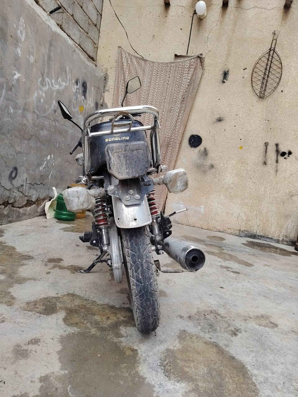 سلام عليكم دراجه البيع ٢٠٢٥ مكينه ١٥٠ ss سعر بعدد بيه ماجال عنوان كربلاء حي العمل *********** تصال خاص ماموجود بيه نقص واحد بس دشبول محترك
