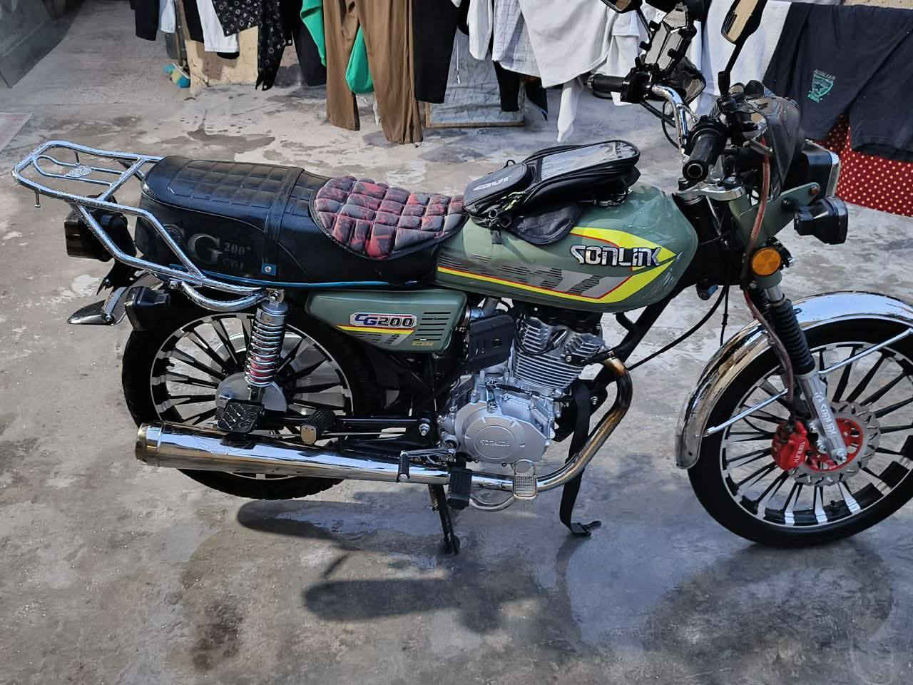 سلام عليكم
مكلف بل نشر الرقم موجود جوه وعنده واتس وتصال عل رقم همين لحد يدخل خاص لان ممتواجد

سونك موديل 2025 فول نضافه اي نقص مابيها 
كامله من كل النواحي وبسمنه احنه نزلناها وبيها اضافات 
سعر 750
مكاني بغداد الامين الثانيه 

***********
