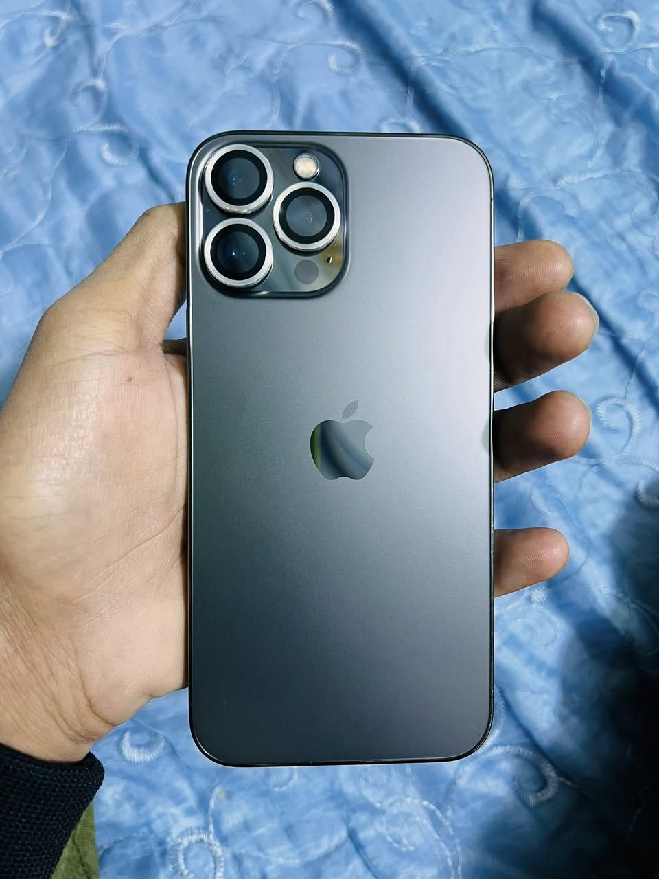 جهاز 13برو ماكس نضيف 100/100 البطاريه 79 مكفول كفاله عامه السعر 700وبي مجال  ***********
