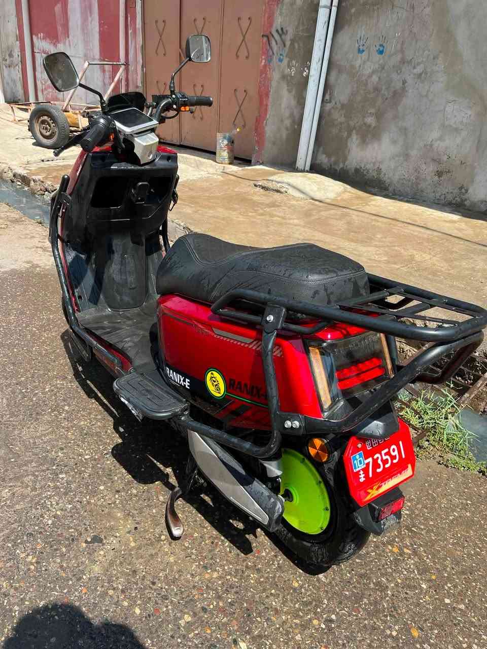 السلام عليكم
دراجة RANIX ام عيون شركة دراكون 
ملف 2000w
3سرعات 
سرعه : 99 انطيك حقيقي 80
دراجة مدرعة حماية 180 ْدرجه + نضام R
دسك رياضي 
6 باتري 
دراجة ميعوزها ربع فقط تاير خلفي طاك  انطيك حك تاير جديد وتروح تشد وتتوكل 
سعر :625 
تواصل : ‭***********
