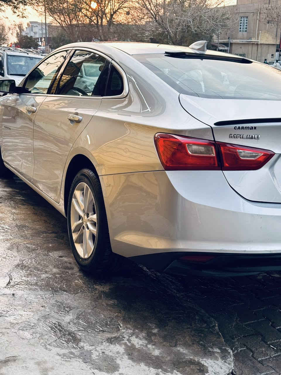 للبيع او المراوس
شفروليه ماليبو (2018)

لون سلفر
دواخل لونين أسود وبيجي
ماشيه 122000 ميل

الحادث
جاملغ السائق بيه ضربة خفيفة موضحة بالصورة
صبغ جاملغ أمامي عدد 2
ولبنيد رش بدون ضربه

المواصفات
كرسي السائق كهرباء
تدفئة وتبريد شغال
مثبت سرعة
شاشة كبيرة تدعم أبل كاربلاي
إشارات مرايا
تخم تاير جديد
لسياره صايرتلها ادامه كامله 
تجي تشغل وتروح

المحرك والكير والشواصي مكفولات
حجم المحرك 1.5 توربو
رقم السيارة كربلاء تحويل ثاني يوم
مكان السيارة كربلاء

الـسـعـر 105

مكاني: كربلاء
للاستفسار الاتصال على: ***********
