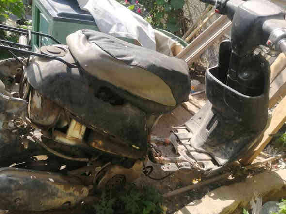 بتره ابيع كوم حديد دراجه متروكه غراضه موجوده كامله
***********
