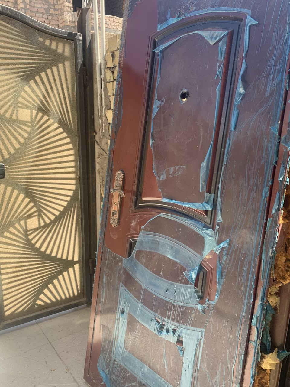باب قاسه نضيف مستخدم شي قليل
سعر 80 الف


**إذا كنت صاحب هذا الإعلان وتريد حذفه لأي سبب، رجاءا أرسل رسالة إلى الدعم الفني**