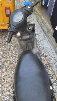 دراجه ماعرف اسمهه للبيع دراجه شغاله بس ينرادلهه سالنسه تعبانه و تانكي ...