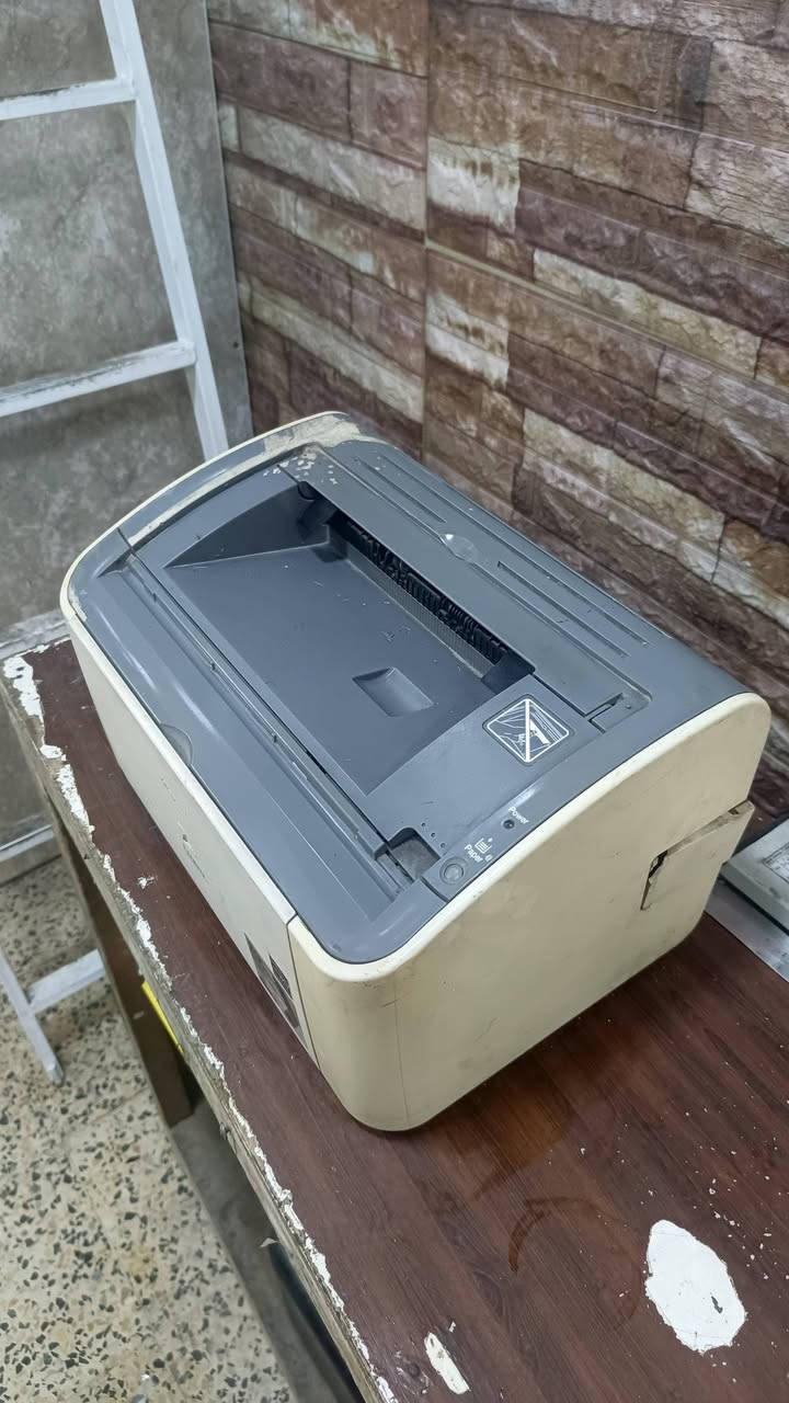 طابعة كانون ليزري ابيض و اسود للبيع العدد 2 
للتواصل واتساب:***********
