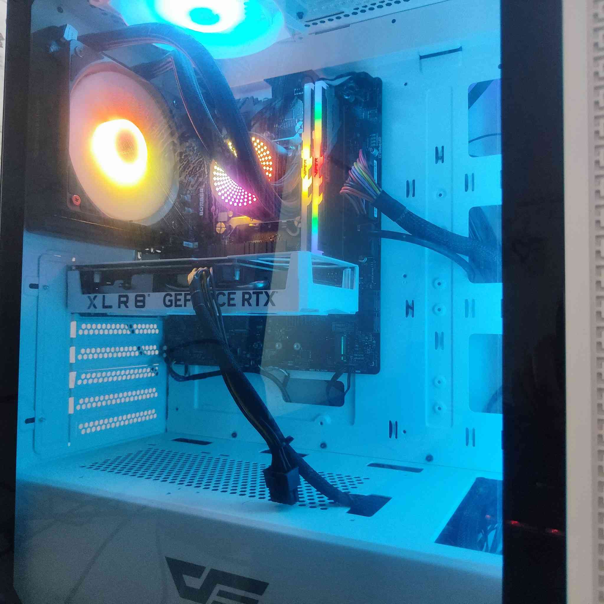 PC gaming & edit
المواصفات موجوده بلصور
للبيع سعر 1,700,000 قفل


**إذا كنت صاحب هذا الإعلان وتريد حذفه لأي سبب، رجاءا أرسل رسالة إلى الدعم الفني**