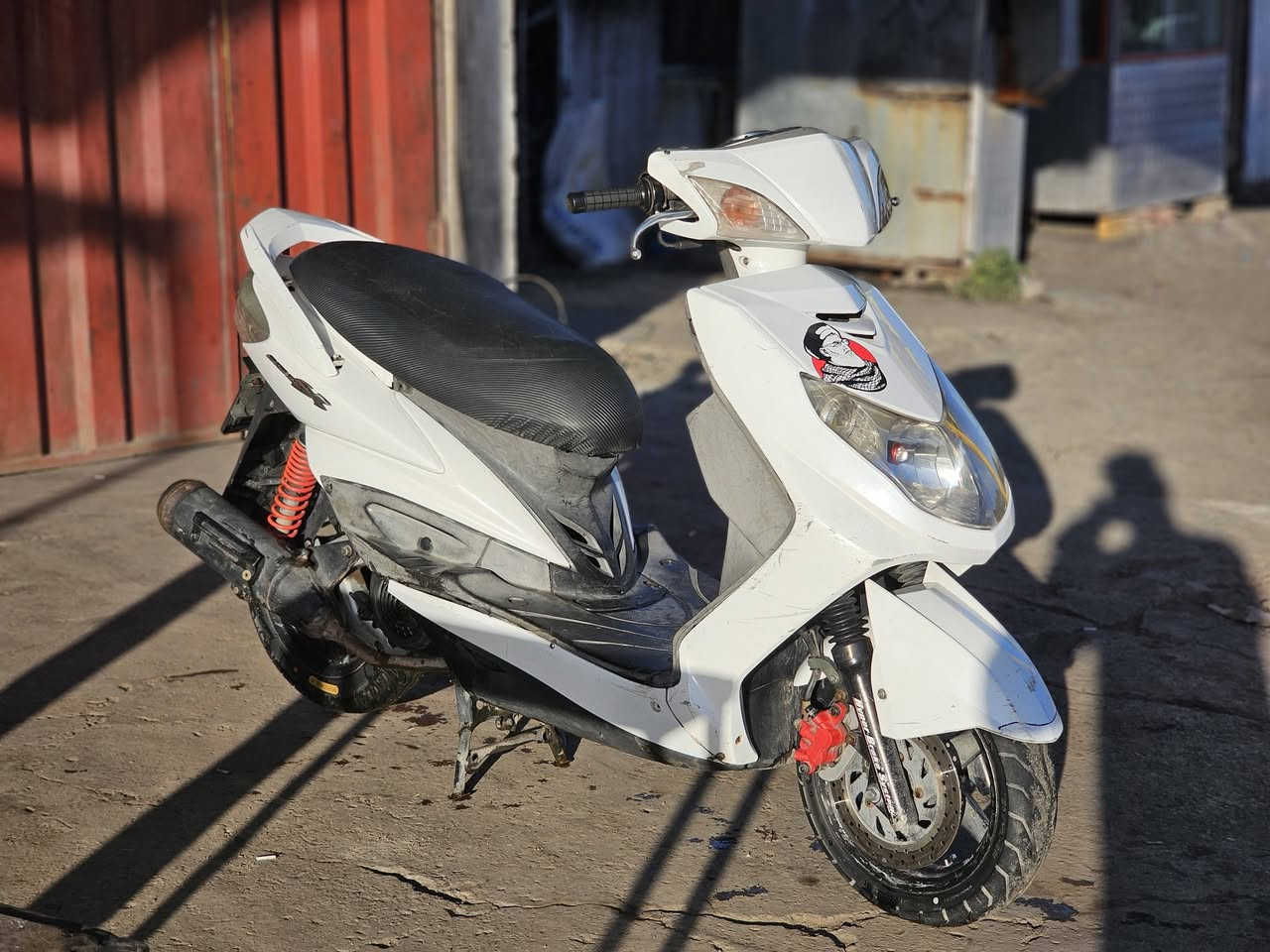 السلام عليكم سكنس فحل كابريتر كوري
الدراجه بلاديه سلف هندر كهربايات كله شغاله نكره الدراجه المكينه متسمع صوته كله جاهزه بيه بس الهورن محترك والدشبول يشتغل بس ميقره والباقي كله شغاله الدراجه احله من الصور وتجي تكلب وشوف النضافه بعينك عارضه ب٧٠٠وبيه مجال مكان البياع تقاطع درويش ***********
