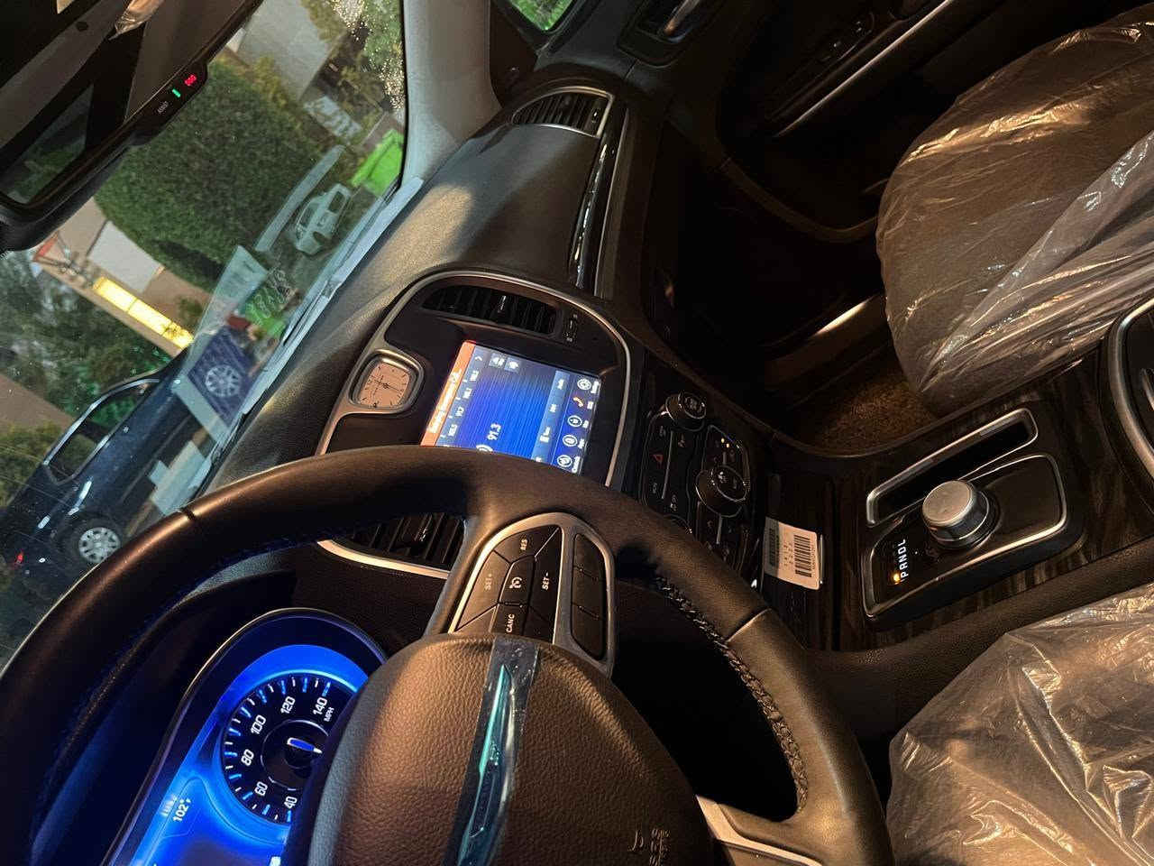 السلام عليكم للبيع اوباما 2022 اصل وارد كندي السياره مكفوله كفاله عامه حتى الدعاميات مكفوله من شخوط وزلوغ ورصعات بيها بارد بسيط مكفوله من الغرق والظربه والفتح والتبديل ومكينه وكير وحداديه وتبريد وطخم تاير كله بالظمان والشرط ماشيه 39 السياره جديده جدا جدا بالكارتون السياره فور ويل وفول مواصفات شنو بالك بيها من مواصفات رقم بصره تحويل ثاني يوم اي استفسار ***********سيد كرار مكاني البصره دور النفط 
السعر 265 البصرة, العراق
