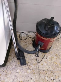 مكنسه كهربائيه ستعمال قليل بغداد العبيدي سعر 30رقم 07782227791