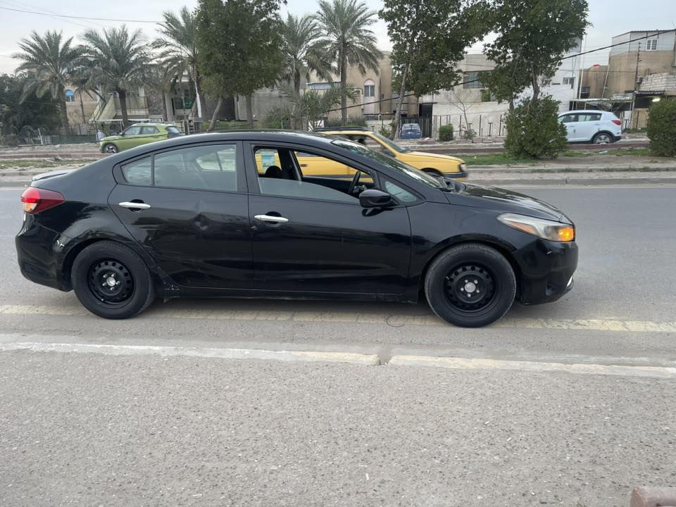 فورتي ٢٠١٧  حادثهه بنيد ودعاميه بدون دواخل وبيهه صخه مبينه بالصور وره الباب البصف السايق ماشيه ١٤١٠٠٠ ميل بيهه مكينه مال ٢٠ جديده مصارلهه ٤ تشهر من شادهه منضومه مال غاز ايطالي سياره خير من الله تاخذهه تترحملي وبالعافيه ع ياخذهه سعرهه ١١٥ وبيهه مجال للطيبين ***********
