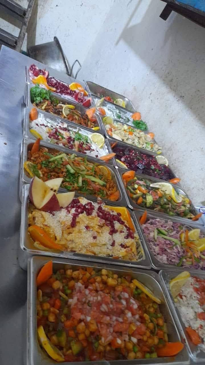 السلام عليكم
شيف مقبلات
اي مطعم محتاج خلفه درجه اولا متفرغ 
 يتصل واني خادم

***********
