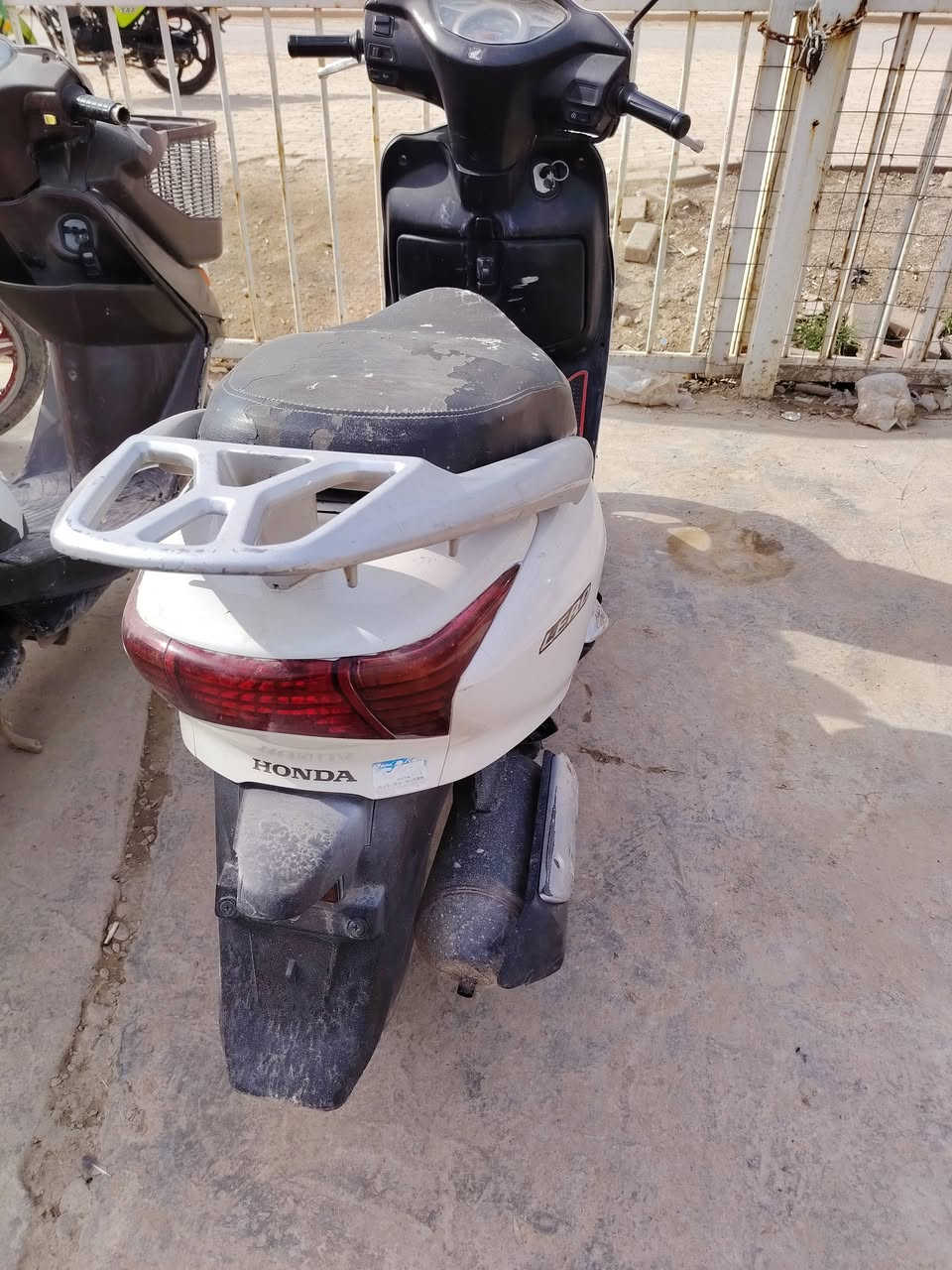 ليدي حديث للبيع مفتوح كلة شغال سعره ٦٥٠ وبي مجال شراي اتصل وتعال شوفه
***********
